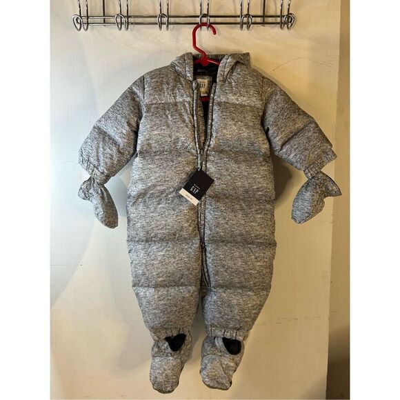 Baby gap 6-12m down fill snowsuit mittens hood gray new - Picture 1 of 6
